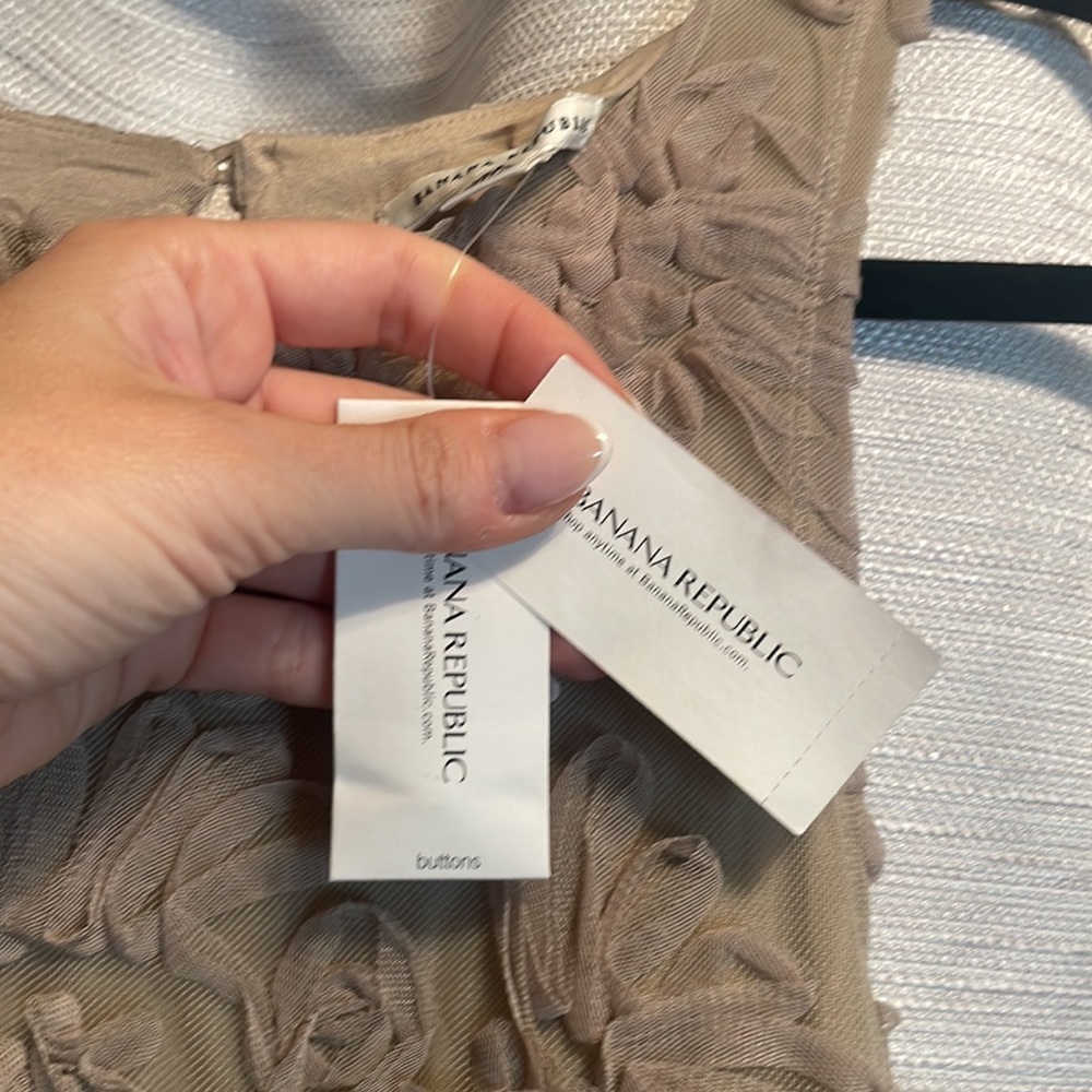 Banana Republic Mesh Detailed Tank - Picture 3 of 4